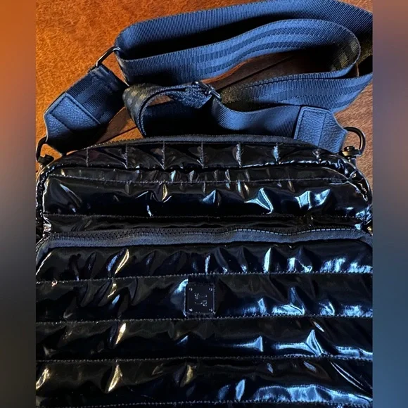 Think Royln The Trinity Handbag Black Patent Crossbody Quilted Detachable Strap - Picture 4 of 8